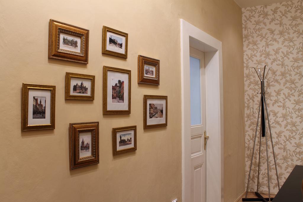 Royal Prague Apartment Celakovskeho Sady Exterior foto