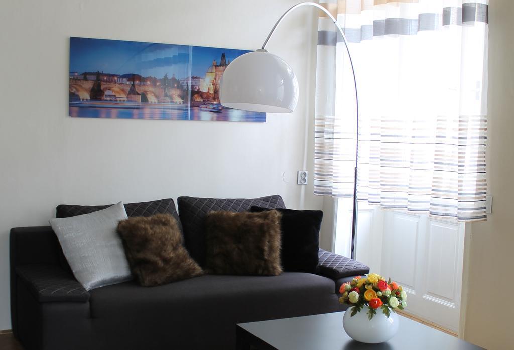 Royal Prague Apartment Celakovskeho Sady Habitación foto